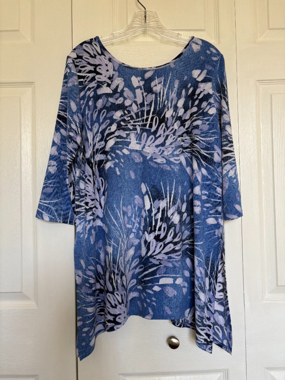 Clara Sunwoo Blue Abstract Botanical V-Neck Sharkbite Tunic - Size M